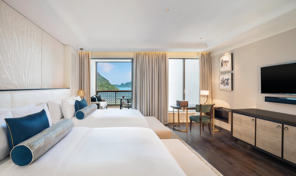 Room, 2 Double Beds, Sea View