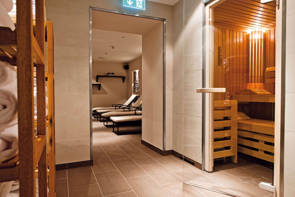 swimming pool spa
