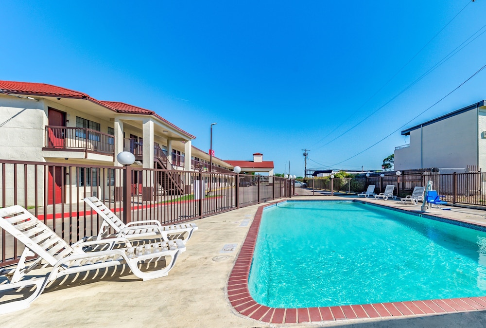 Red Roof Inn Dallas - Mesquite/ Fair Park NE 7/36