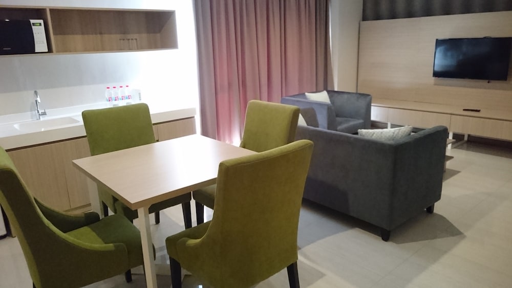 AYAKA SUITES 67/70
