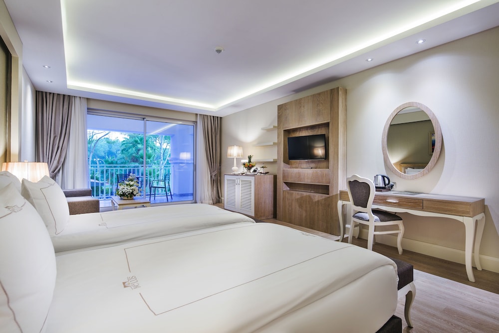 Bellis Deluxe Hotel 32/89