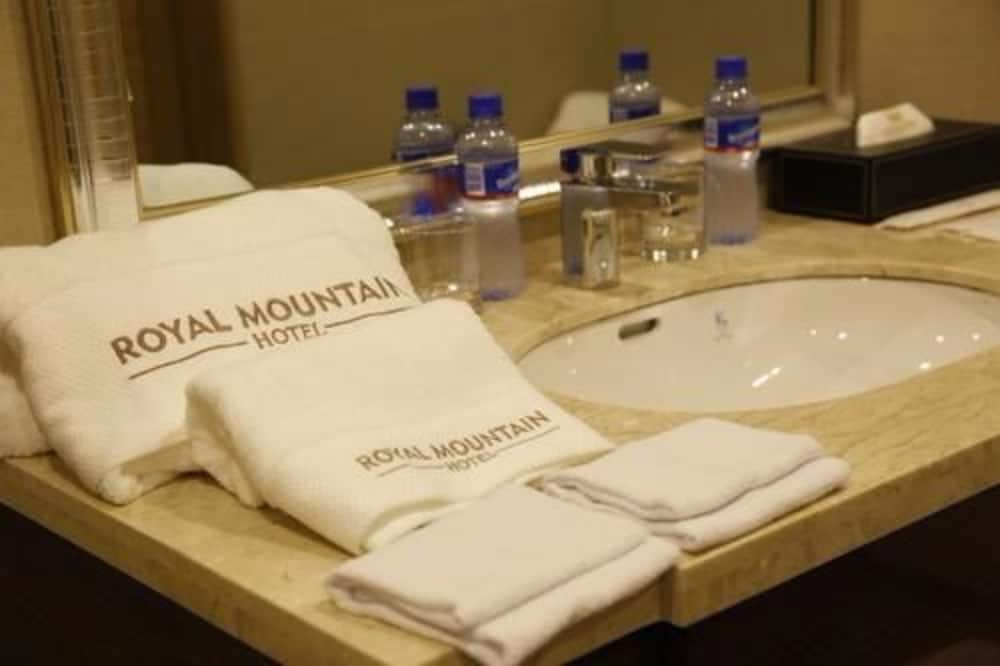 Royal Mountain Hotel 24/50