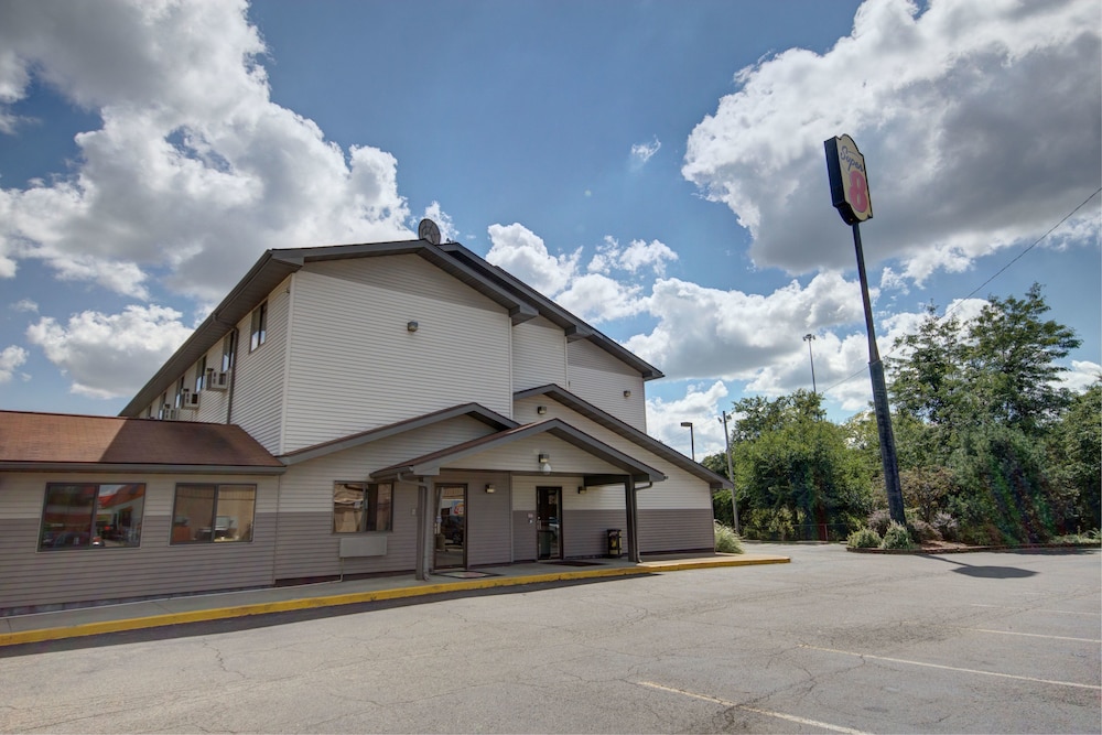 Super 8 by Wyndham Zanesville. 3/40
