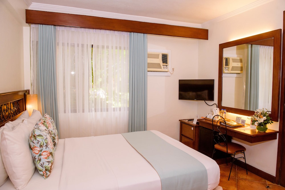 Montebello Hotel, Cebu 17/56