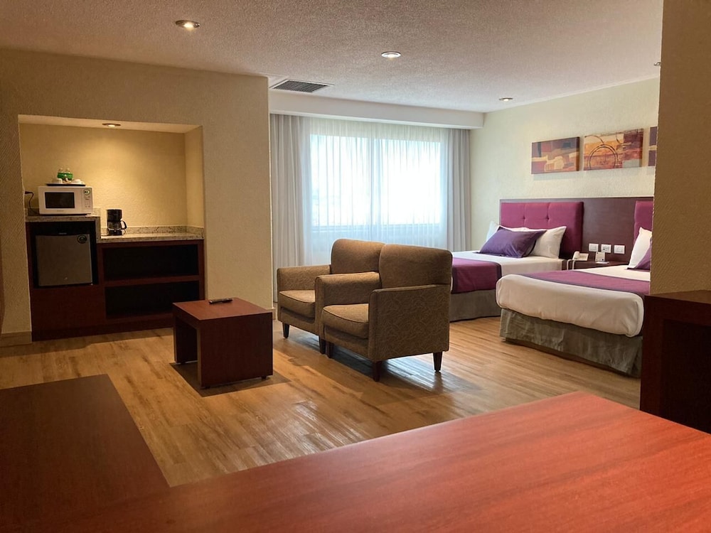 Hotel Mirage 46/68