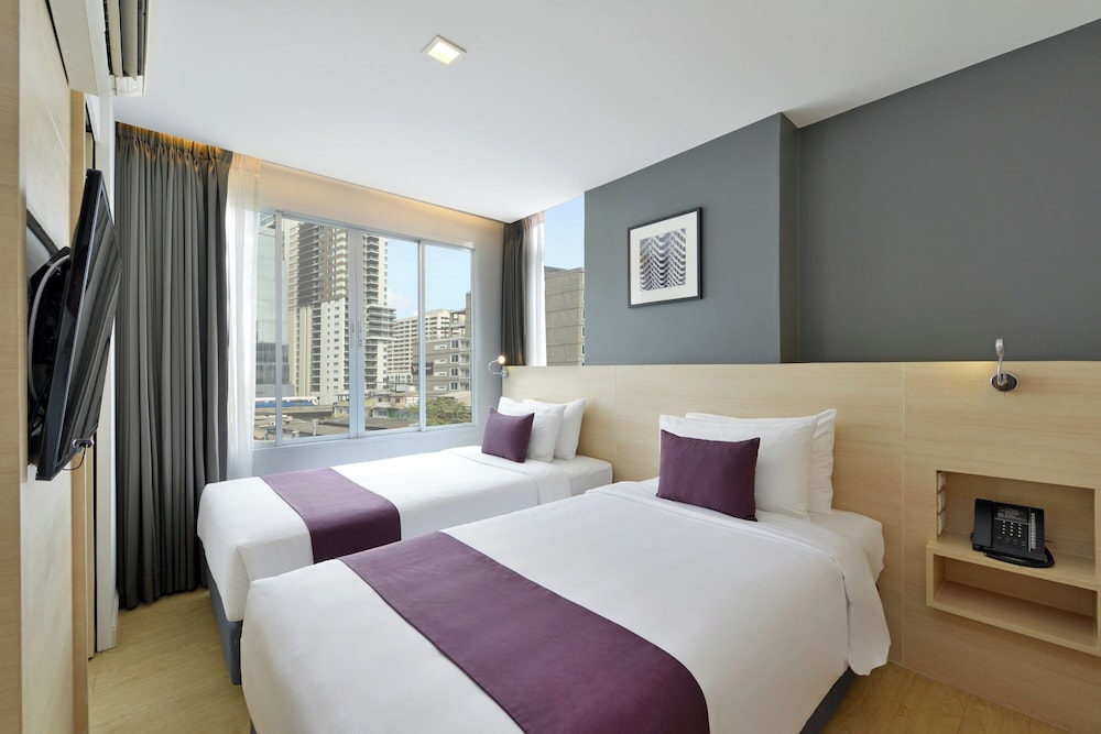EXECUTIVE, TWIN BEDS