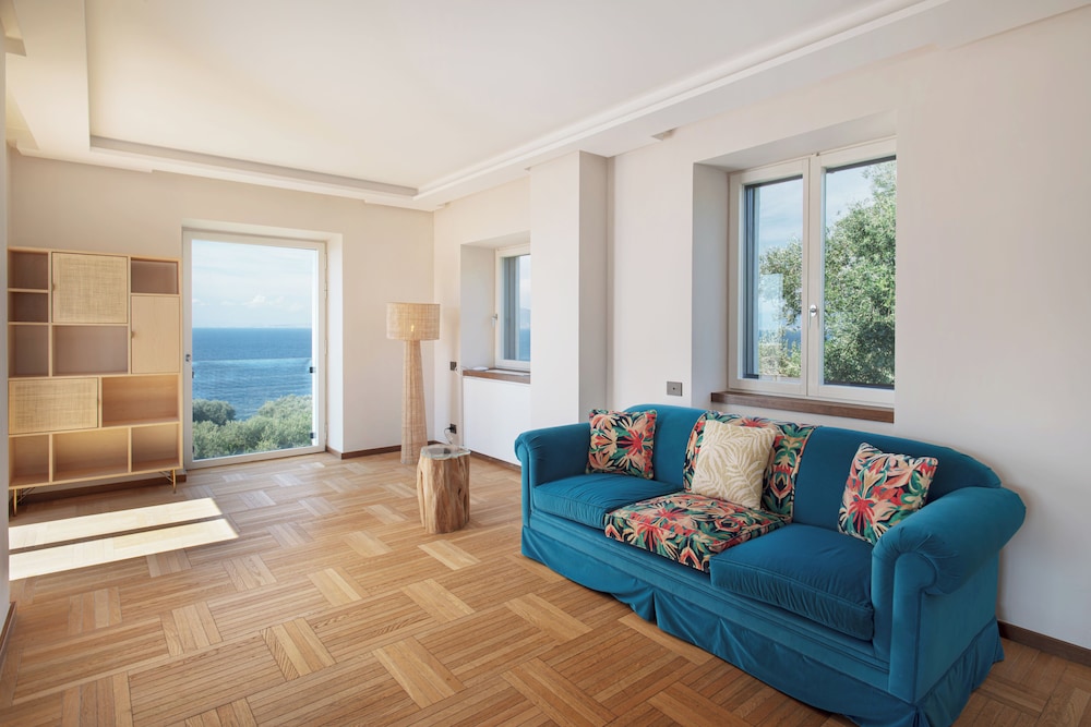 Relais Regina Giovanna 59/77