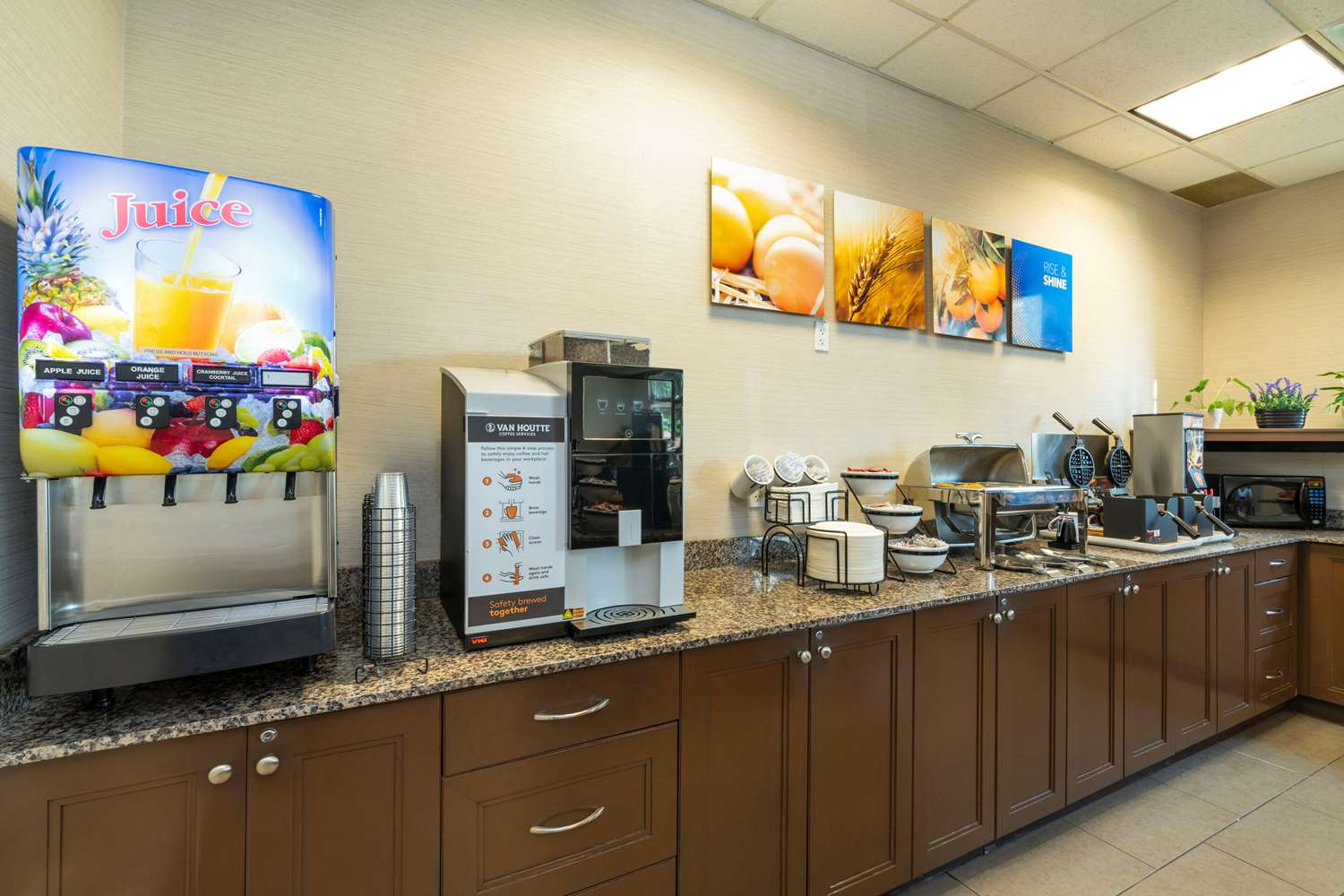 Comfort Inn & Suites Surrey 18/60