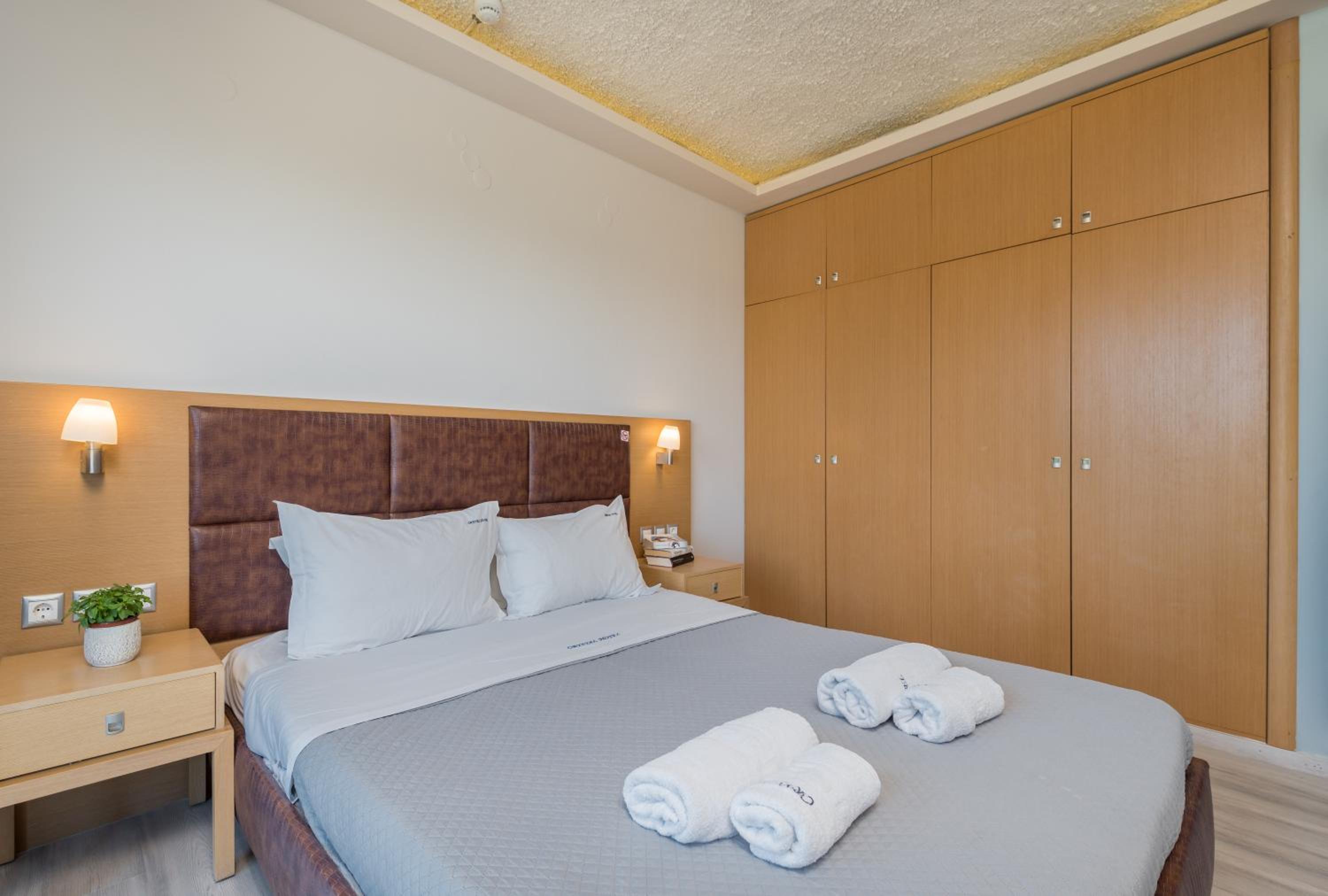 Crystal Beach Hotel 16/51