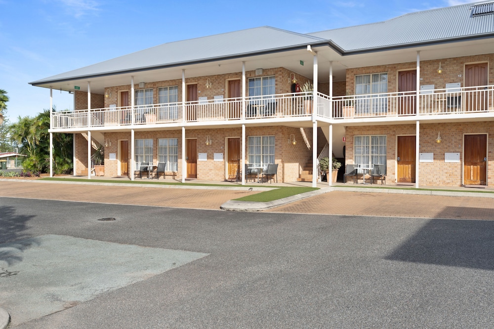 Coopers Colonial Motel 7/64