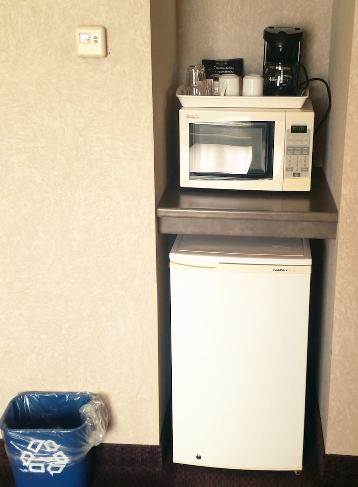 Days Inn by Wyndham Ottawa Airport 15/48