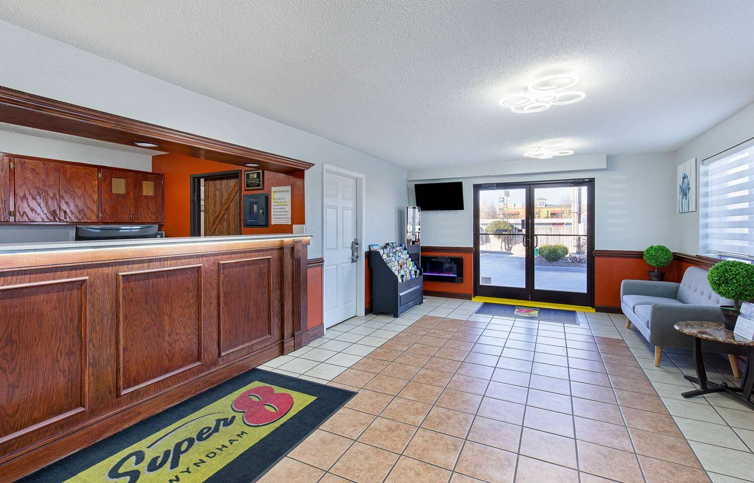 Super 8 By Wyndham Johnson City 4/32