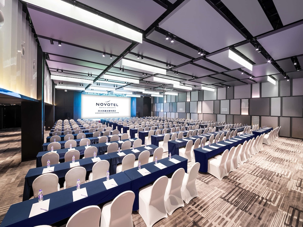 Novotel Zhengzhou Convention Centre 37/49