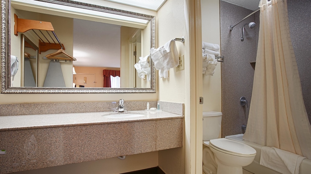 Best Western Of Walterboro 16/34