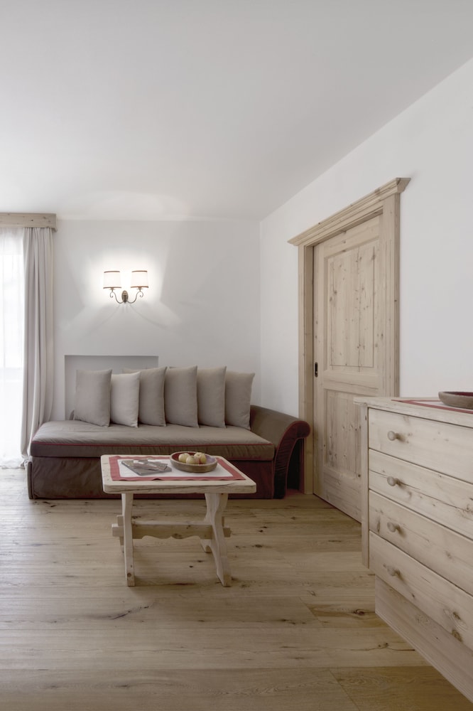 Hotel Tyrol 45/66