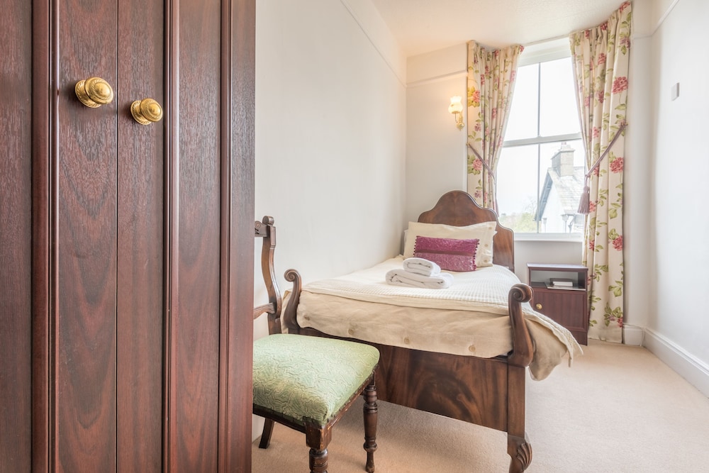 Blenheim Lodge 14/50