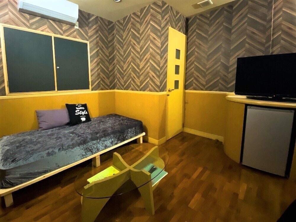 Hotel Bin 42/50