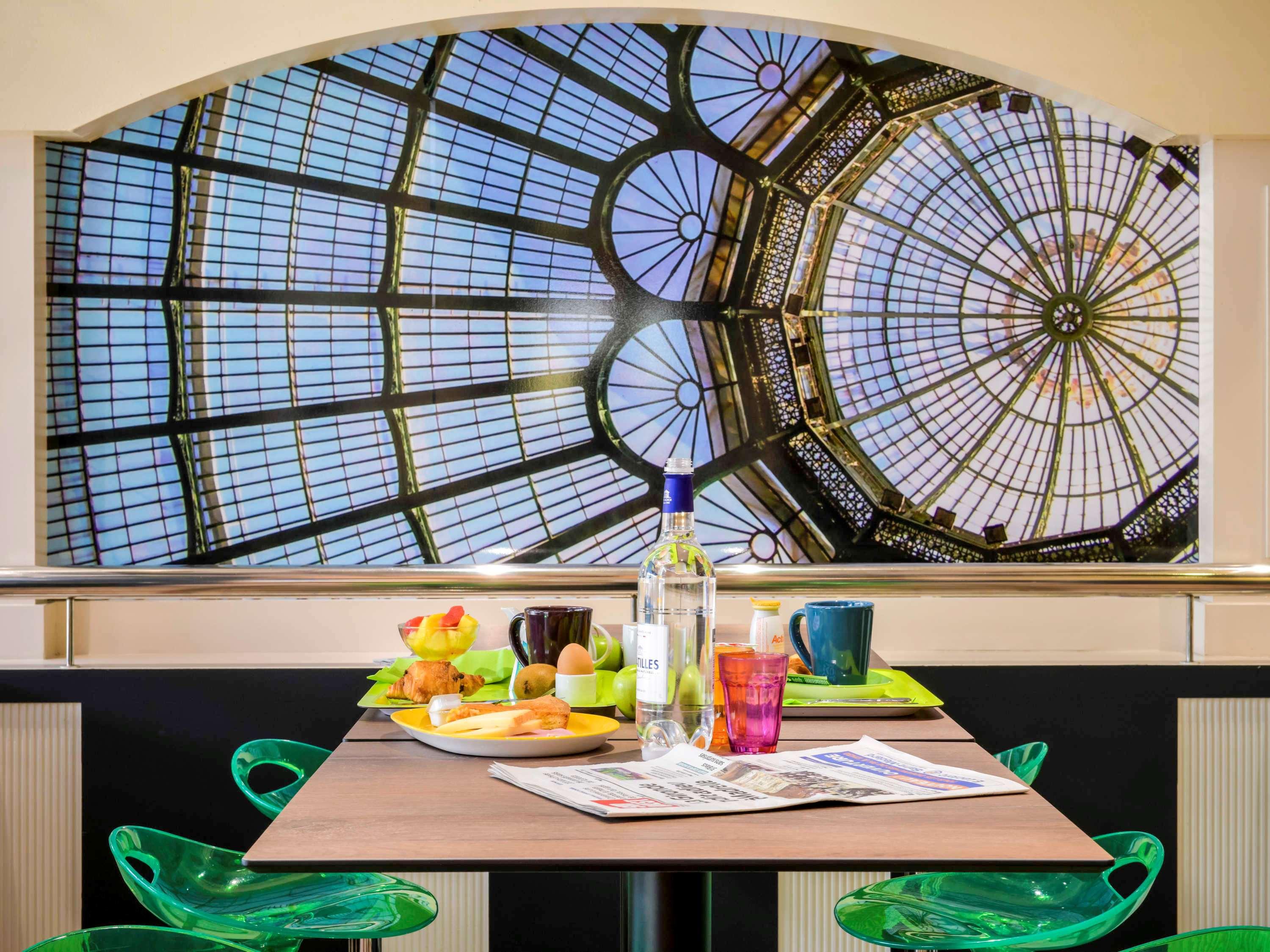 restaurant cafeteria