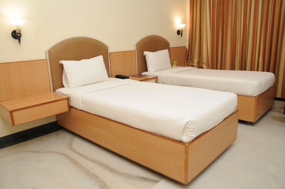 SRM HOTEL 10/41