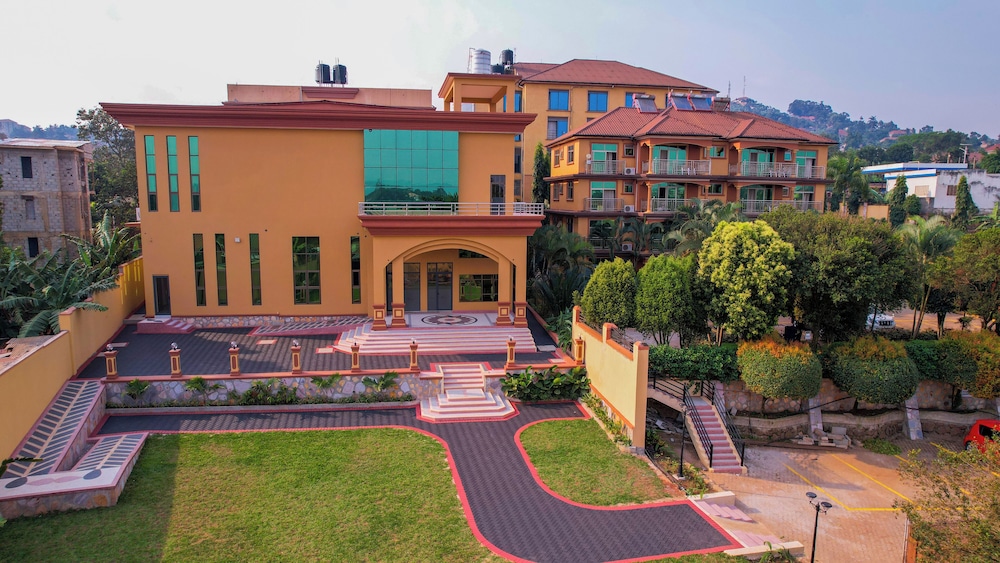 Nican Resort Hotel 9/50
