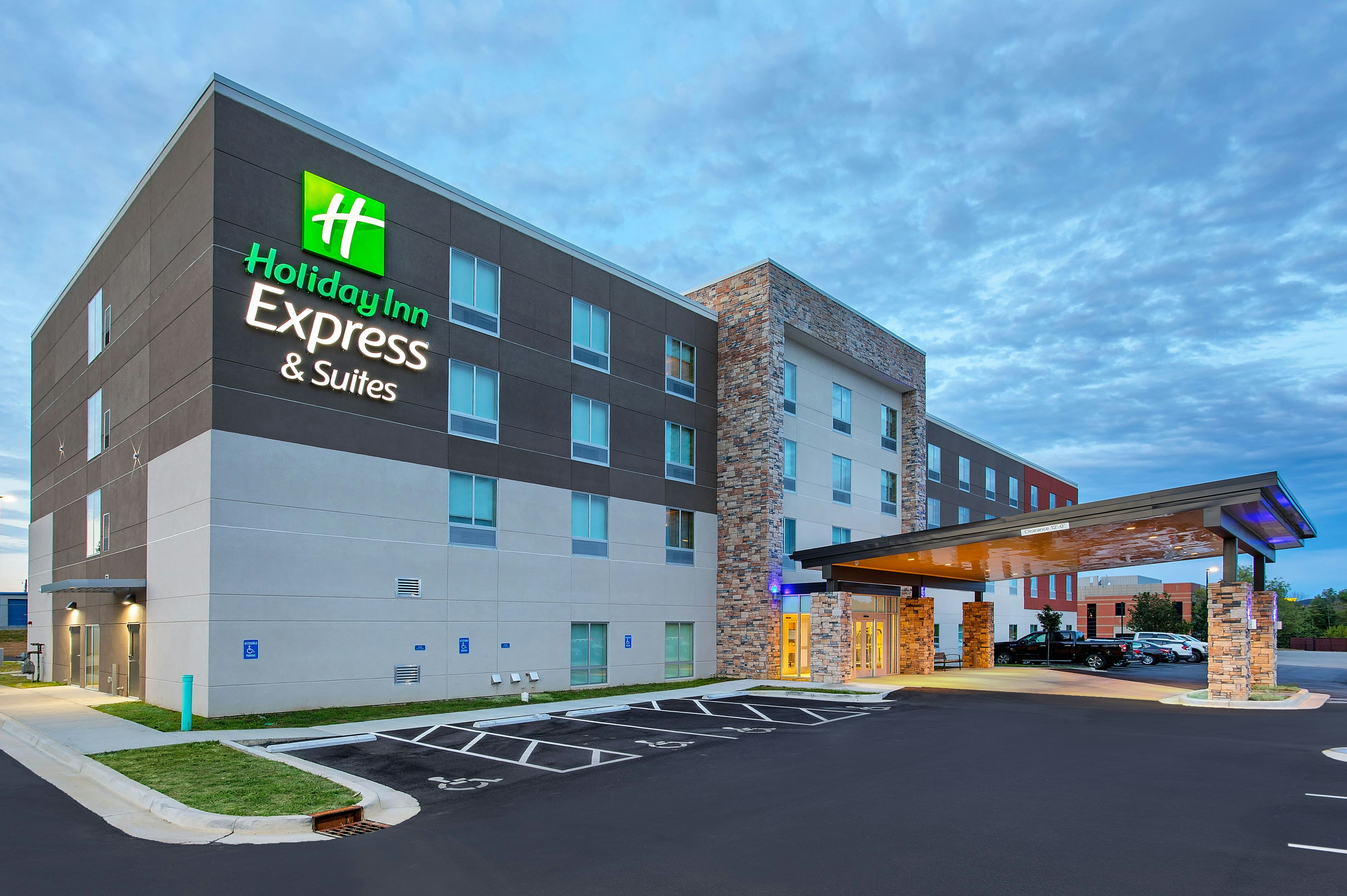 Holiday Inn Express And Suites La Grange 4/54
