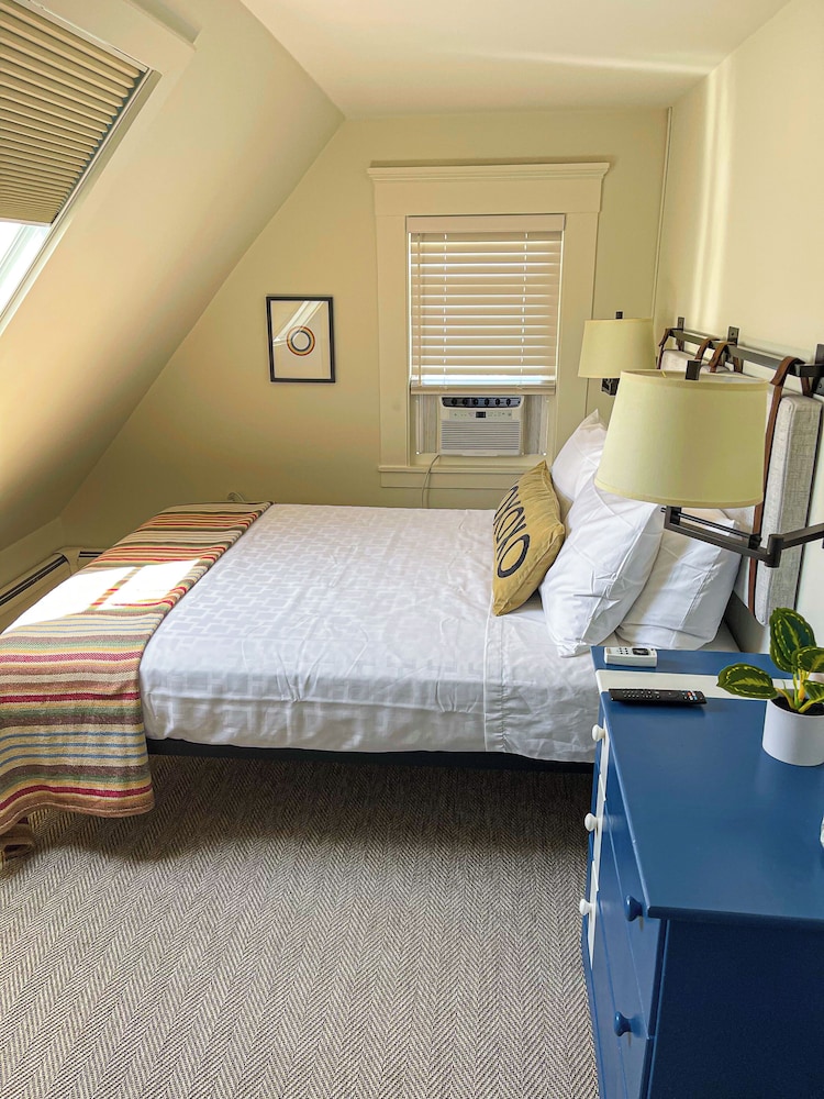 The Mercury Hotel Provincetown 19/62