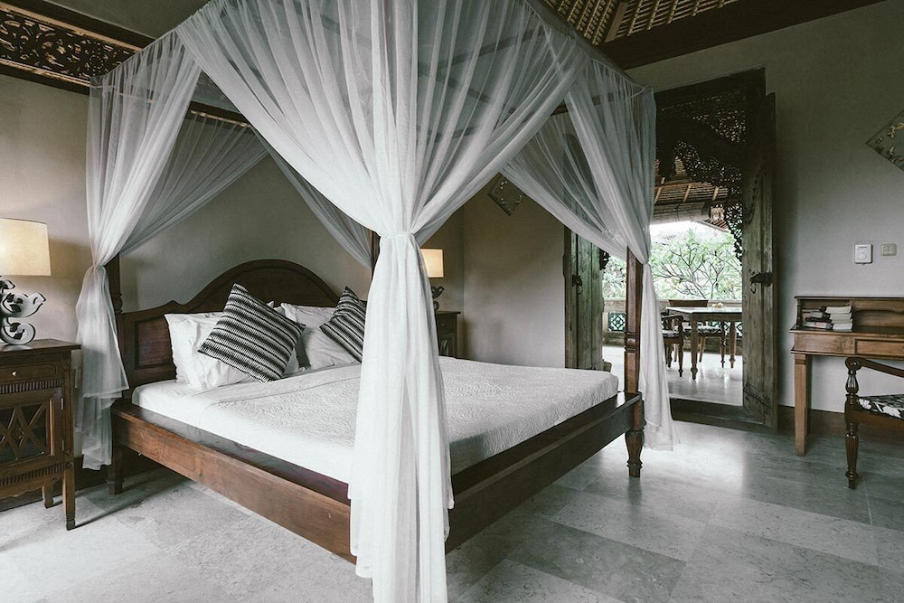 Honeymoon Guesthouse 67/75
