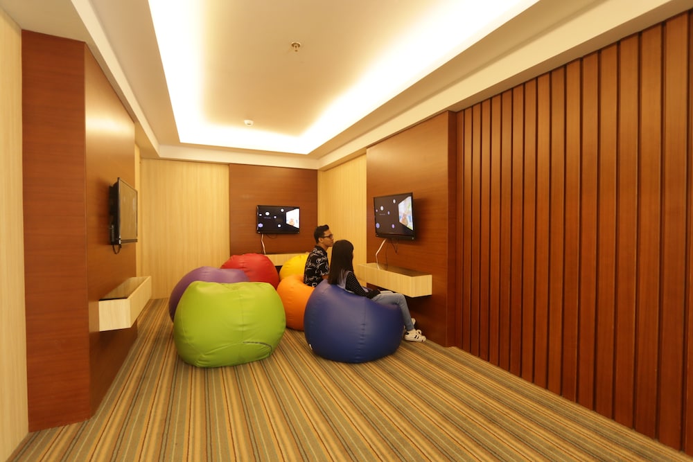 Fox Hotel Nagoya Batam 42/69