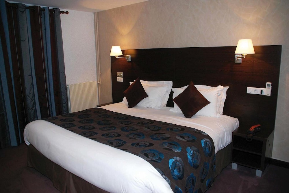 INTER-HOTEL LES COQUELICOTS 3/25