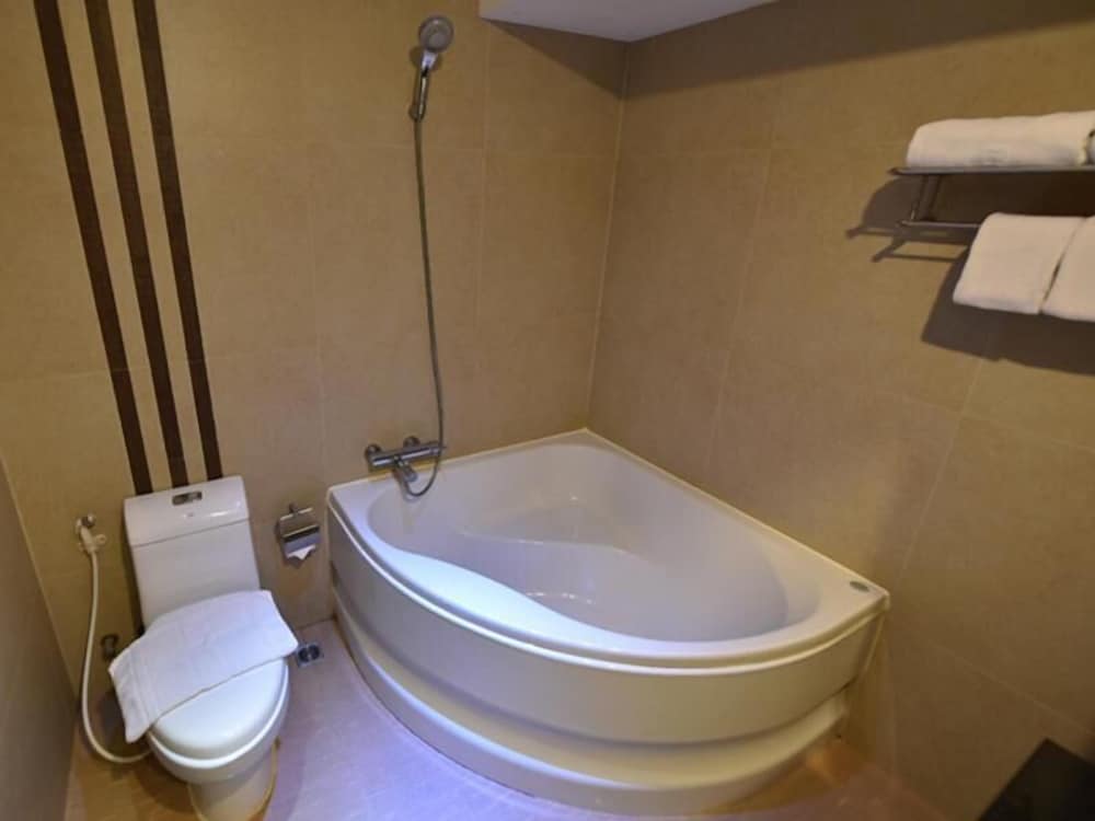 BANGKOK CITY HOTEL 24/24