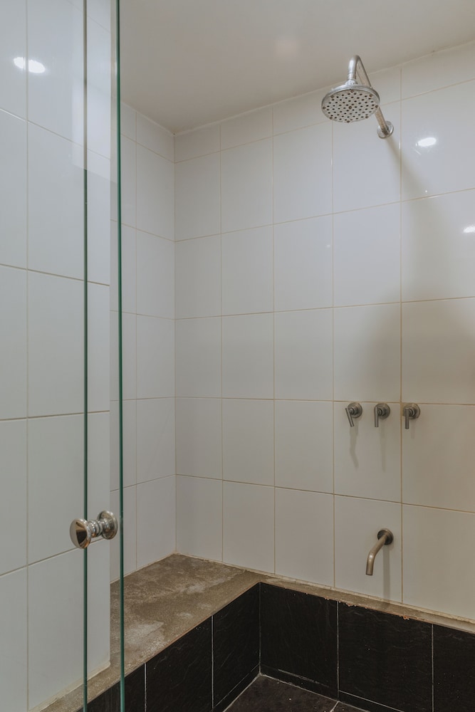 دوبلكس سوبيريور بسرير كينج مع أريكة، Travelers Apartamentos and Suites Orange Medellin 3/3