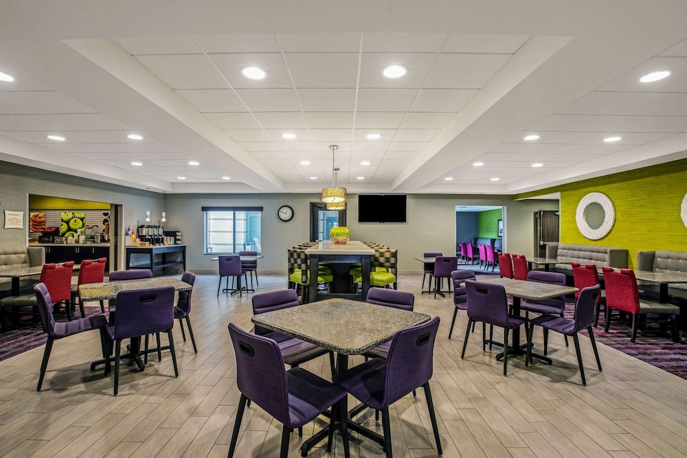 La Quinta Inn & Suites by Wyndham Kearney 35/45