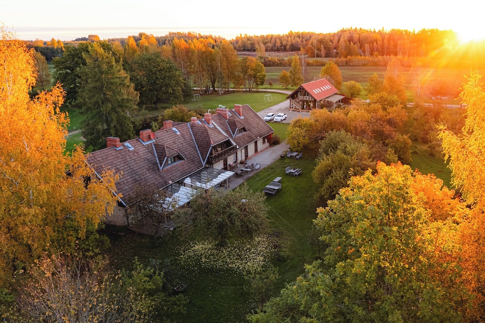 Karlamuiza Country Hotel 55/63
