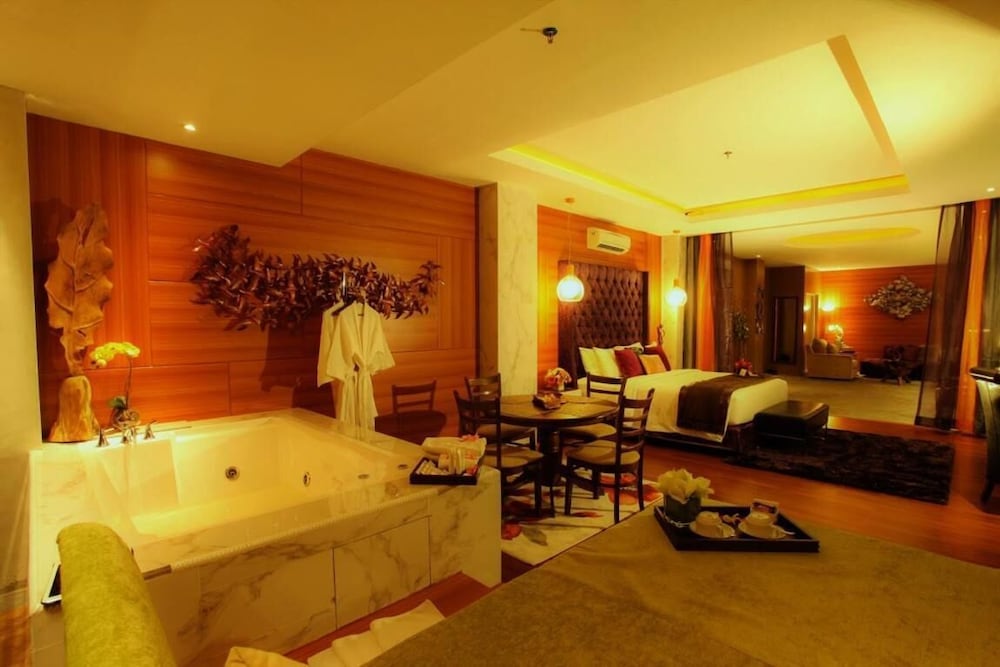 ROYAL ASNOF HOTEL 24/37