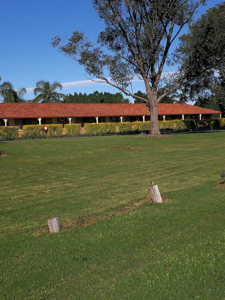 Lakeside Lodge Motel 61/69