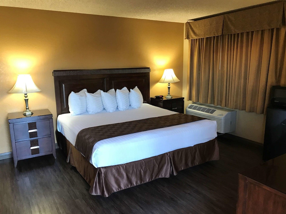 Empire Inn 12/43