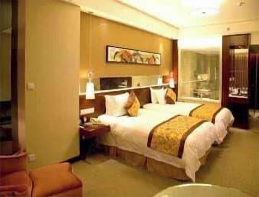 Standard, Twin Beds