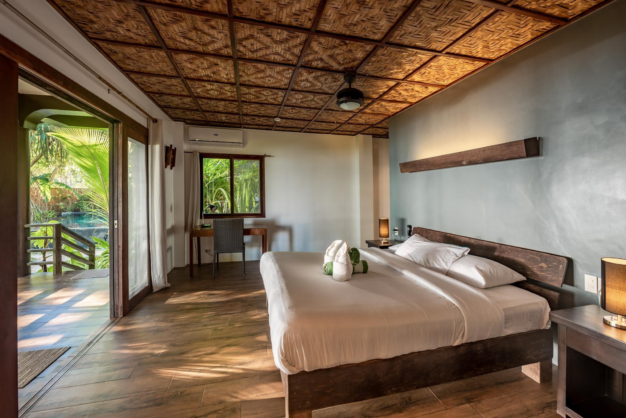 Deluxe, Bungalow, 1 King and 1 Single Beds, Beach Front