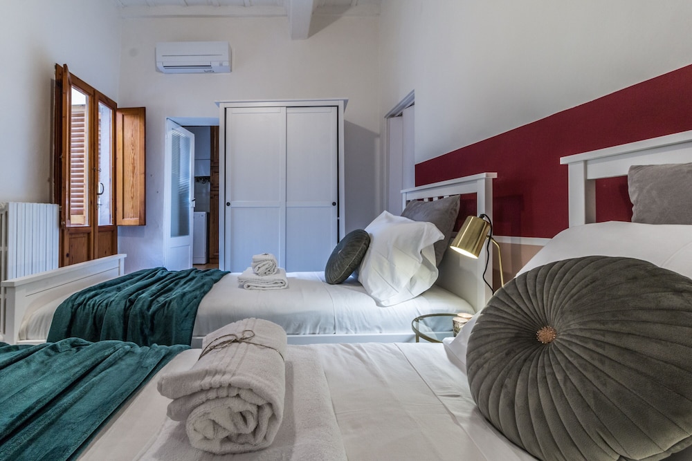 Wine Apartments Florence Sangiovese 13/40