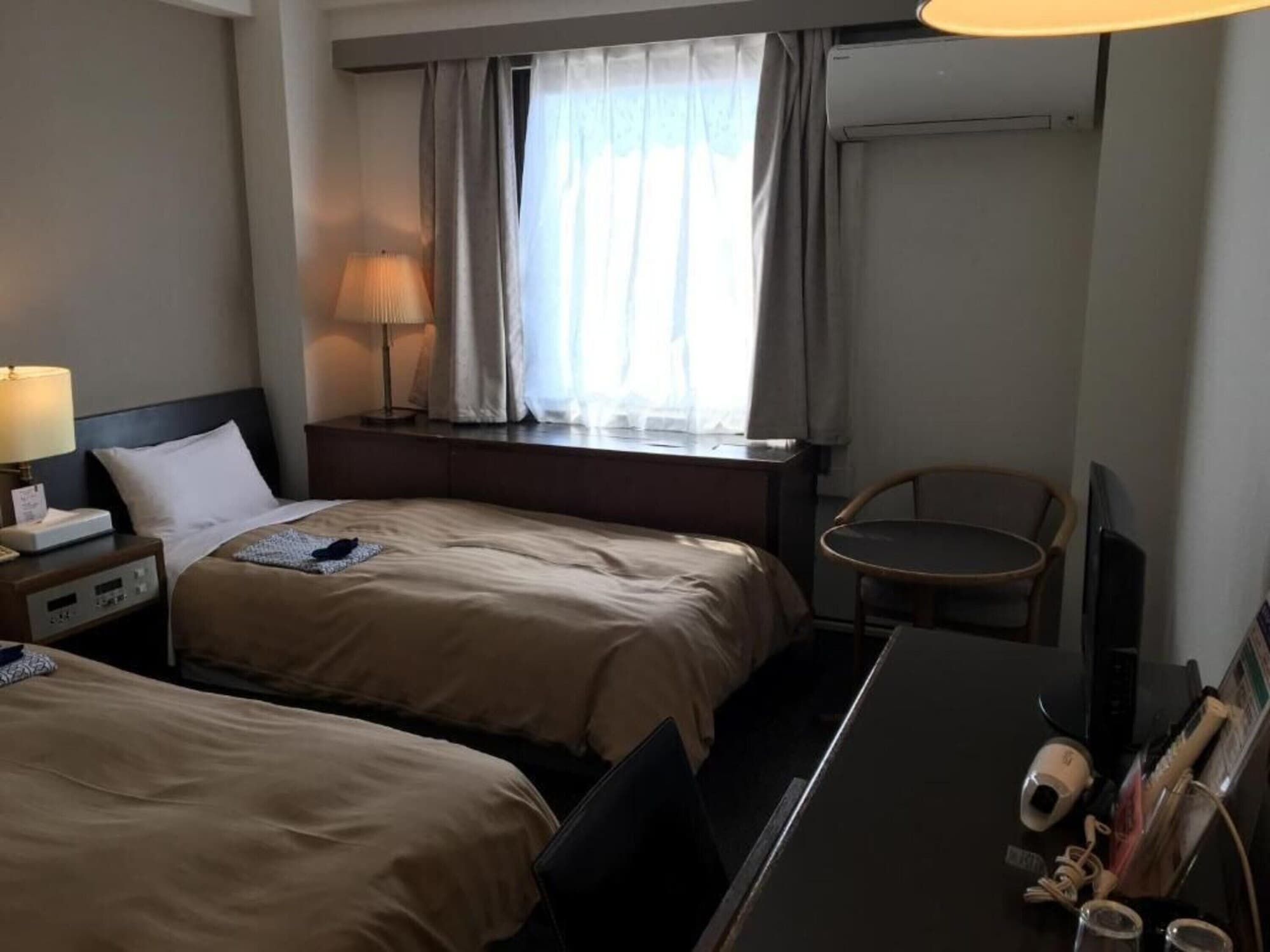 ECONOMY, TWIN BEDS