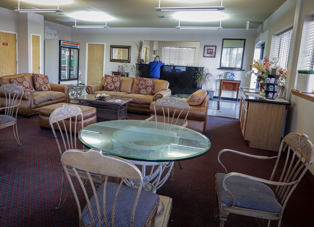 University Inn Suites 33/39
