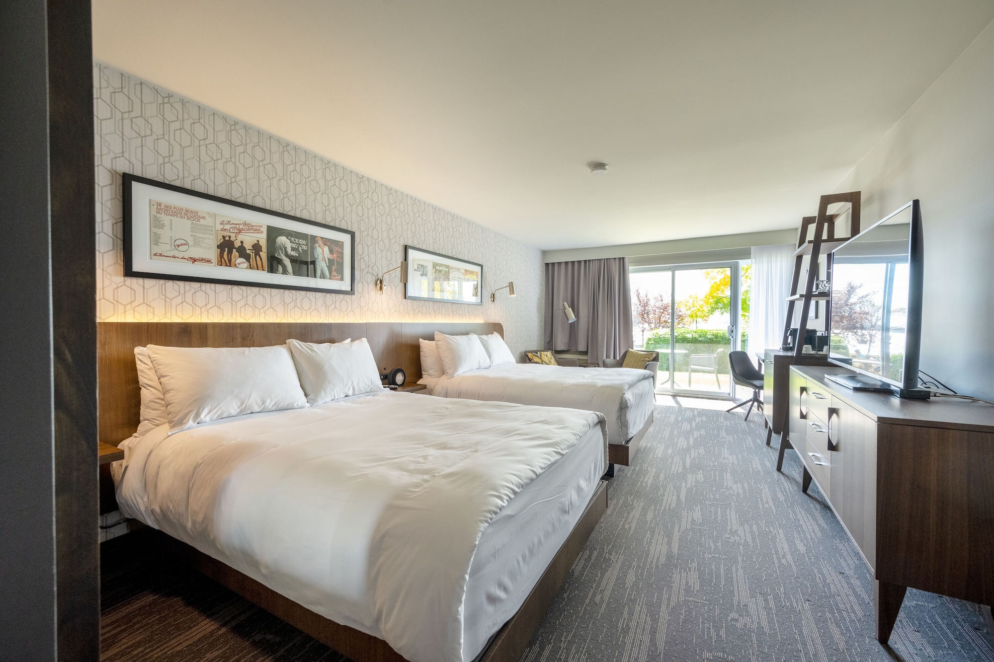 Duo, 2 Queen Beds