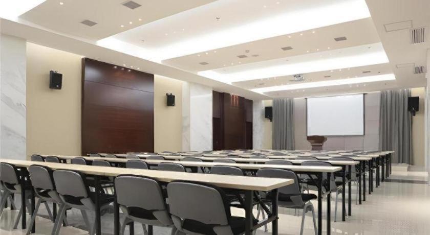 City Comfort Inn (Foshan Nanhai Avenue Guicheng Metro Station) 45/47