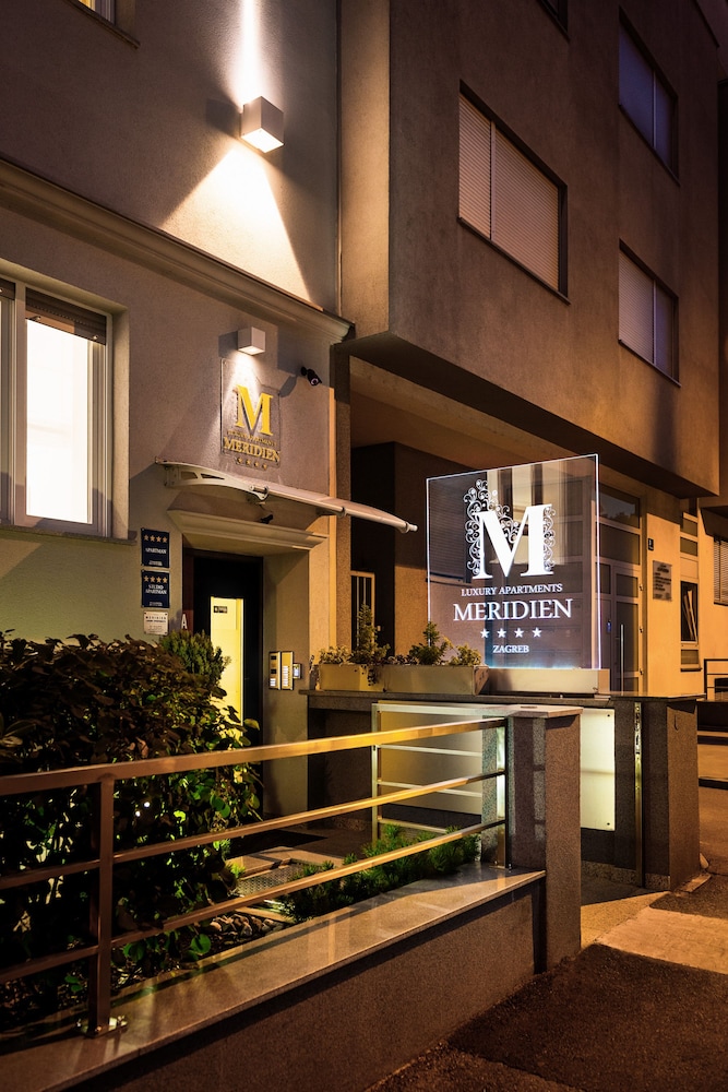 Meridien Luxury Apartments 4/50