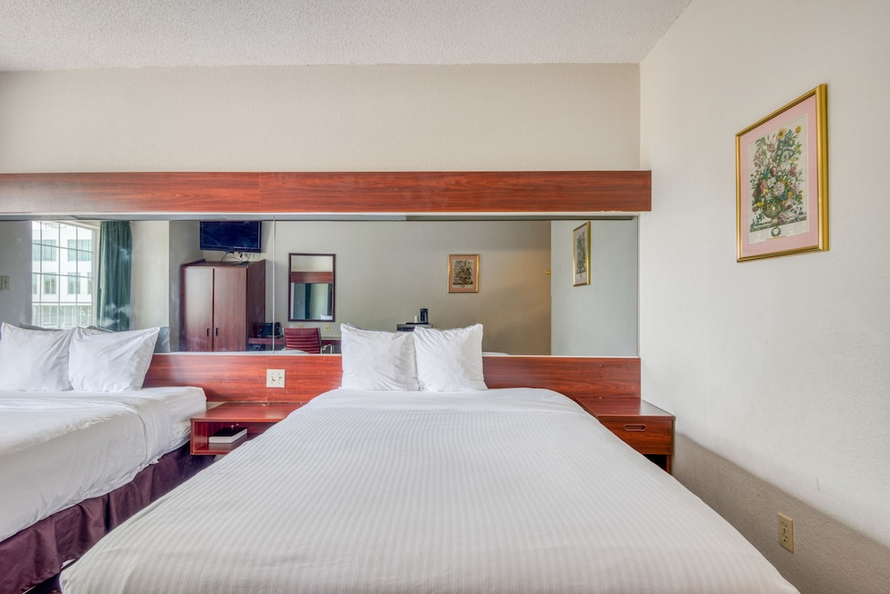 Trident Inn And Suites 18/60