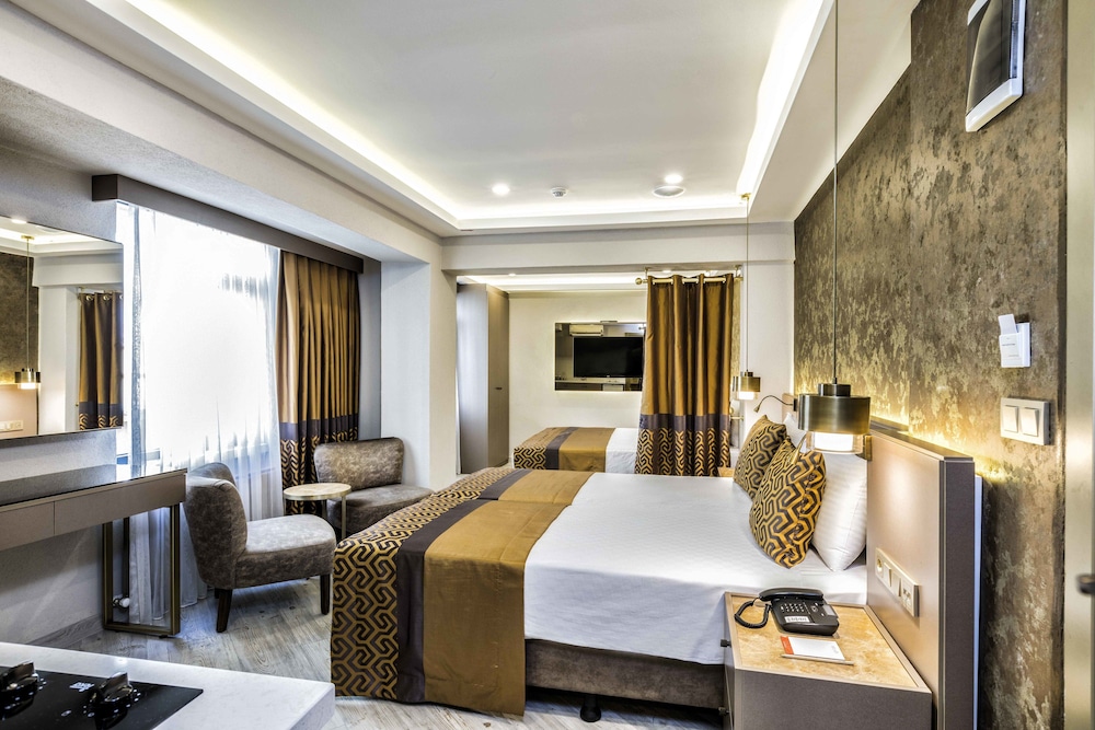 Ayramin Deluxe Hotel 29/78