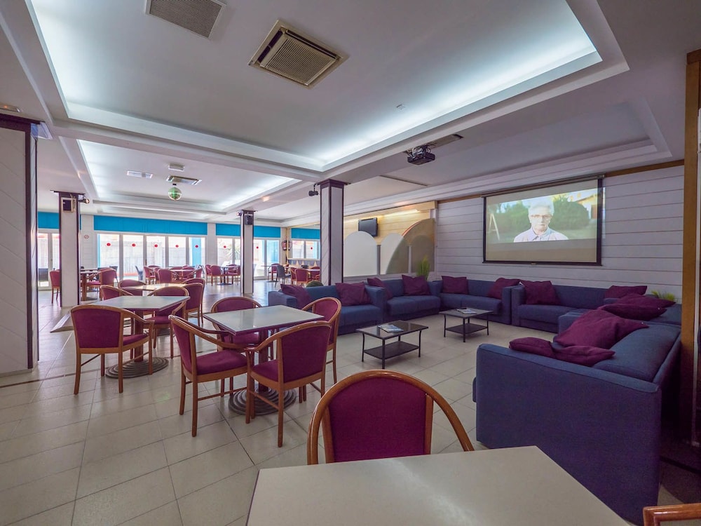 Golden Sand Hotel 35/47
