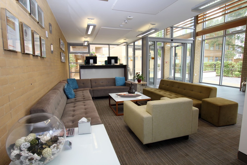 College Court 19/27