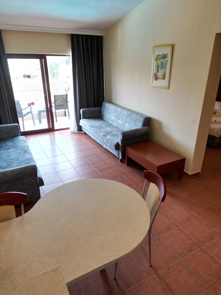 Lemas Suite Hotel 27/48