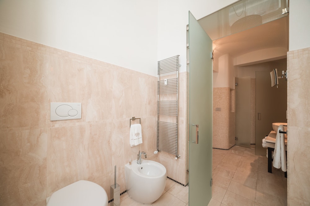 Royal Palace Hotel and Spa 28/33